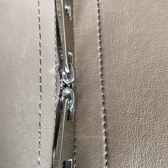 Roberto Cavalli CLASS Tote🌹 - Picture 9 of 15